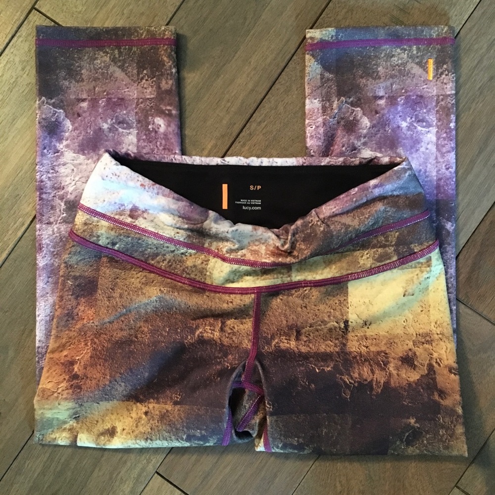 Lucy Athletic Capri Yoga Pants